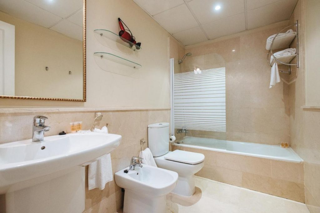 AT apartamentos & VTV Conde de Torrejón 10 Sevilla